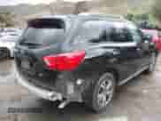 2018 Nissan Pathfinder S z VIN 5N1DR2MN1JC640710, wystawiony jako IAAI lot #41589166 z przebiegiem 93 554 mil mil oraz . Historia ofert i sprzedaży dostępna na DreamBid. Obrazek 4.