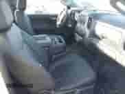 2019 Chevrolet Silverado 1500 Work Truck z VIN 3GCNYAEH4KG250794, wystawiony jako IAAI lot #43355738 z przebiegiem 45 132 mil mil oraz . Historia ofert i sprzedaży dostępna na DreamBid. Obrazek 5.