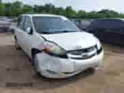 2008 Toyota Sienna XLE z VIN 5TDBK22C98S014316, wystawiony jako IAAI lot #42558176 z przebiegiem Nie podano mil oraz . Historia ofert i sprzedaży dostępna na DreamBid. Obrazek 6.