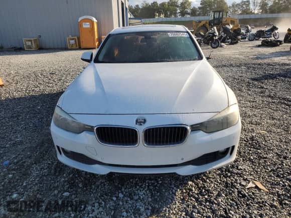 2015 BMW 3 Series 320i with VIN WBA3B1G51FNT02789, listed as a Copart auction lot 70082545 with 146,799 mi miles and Salvage title. Bid and sale history available at DreamBid. Image 5.