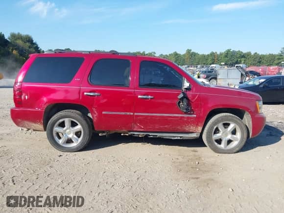 2013 Chevrolet Tahoe LTZ с VIN 1GNSCCE01DR369386, выставлен на аукционе IAAI как лот 43212029 с пробегом 254 194 миль миль и . История ставок и продаж доступна на DreamBid. Изображение 14.