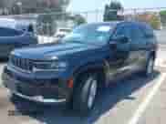 2023 Jeep Grand Cherokee Laredo z VIN 1C4RJJAG2P8869104, wystawiony jako IAAI lot #42766058 z przebiegiem 17 640 mil mil oraz . Historia ofert i sprzedaży dostępna na DreamBid. Obrazek 17.