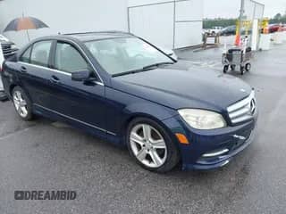 2011 Mercedes-Benz C 300 Sport z VIN WDDGF5EBXBR184176, wystawiony jako IAAI lot #43005490 z przebiegiem 109 067 mil mil oraz . Historia ofert i sprzedaży dostępna na DreamBid. Obrazek 1.