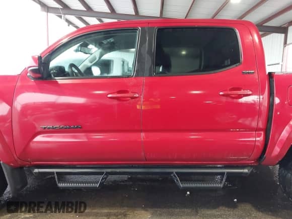 2022 Toyota Tacoma SR5 with VIN 3TMAZ5CN4NM192333, listed as a IAAI auction lot 42640119 with 41,195 mi miles and . Bid and sale history available at DreamBid. Image 14.