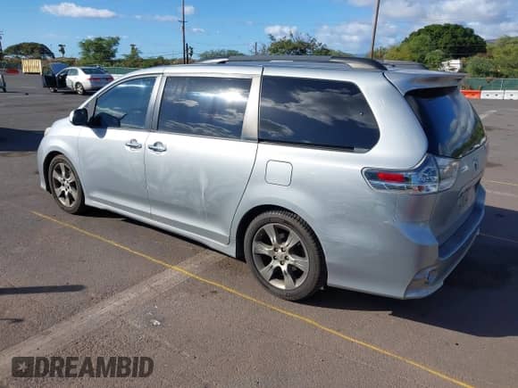2015 Toyota Sienna SE with VIN 5TDXK3DC1FS541224, listed as a IAAI auction lot 41207154 with 146,788 mi miles and . Bid and sale history available at DreamBid. Image 3.