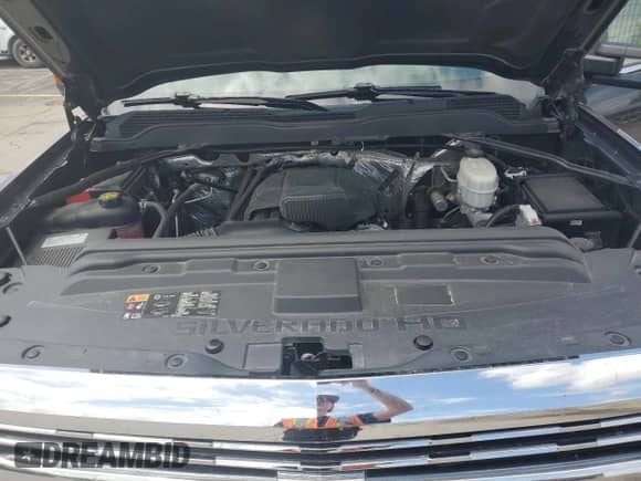 2016 Chevrolet Silverado 2500HD LTZ z VIN 1GC1KWEG1GF246621, wystawiony jako Copart lot #55615255 z przebiegiem 44 048 mil mil oraz Szkoda całkowita • Salvage title. Historia ofert i sprzedaży dostępna na DreamBid. Obrazek 11.