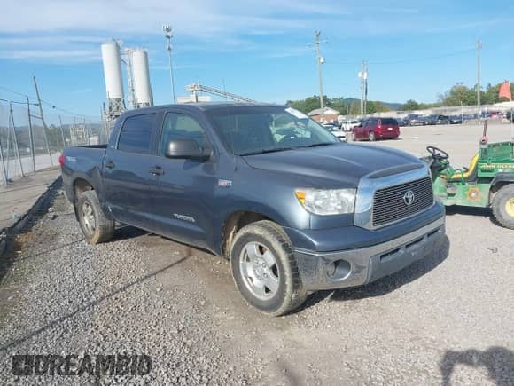 2007 Toyota Tundra SR5 с VIN 5TBDV54177S470531, выставлен на аукционе IAAI как лот 43384027 с пробегом 177 532 миль миль и . История ставок и продаж доступна на DreamBid. Изображение 1.