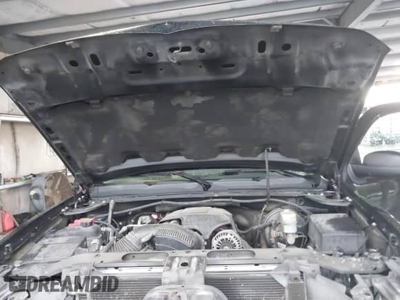 2013 Chevrolet Silverado 1500 LS z VIN 3GCPCREA6DG172384, wystawiony jako IAAI lot #41864124 z przebiegiem 249 337 mil mil oraz . Historia ofert i sprzedaży dostępna na DreamBid. Obrazek 10.