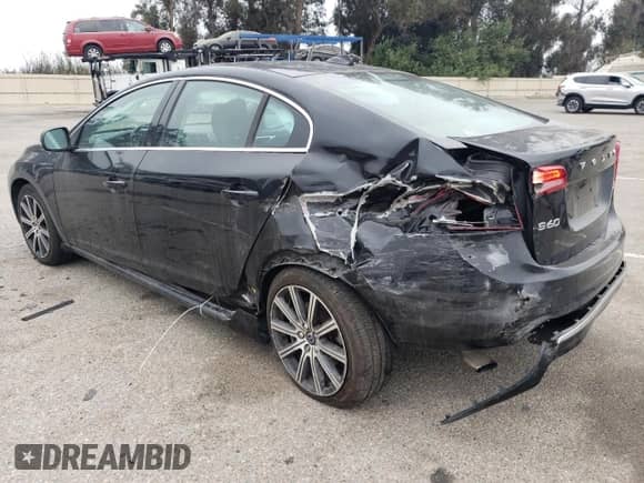 2018 Volvo S60 Inscription с VIN LYV402HK8JB166323, выставлен на аукционе Copart как лот 76267414 с пробегом 145 427 миль миль и Списание • Salvage title. История ставок и продаж доступна на DreamBid. Изображение 2.