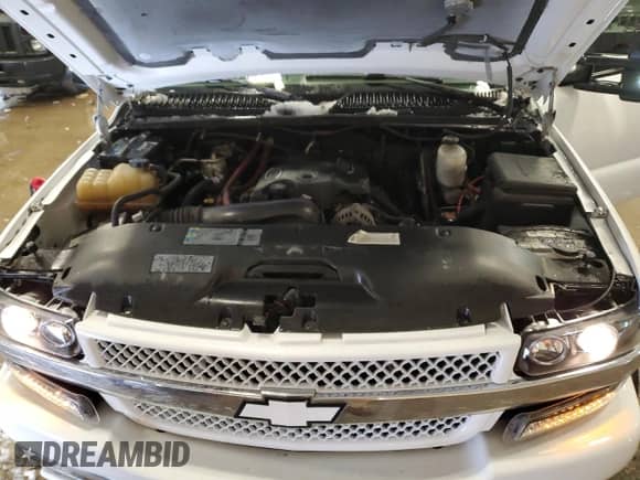 2002 Chevrolet Silverado 2500HD LS z VIN 1GCHK23G12F167601, wystawiony jako Copart lot #45470585 z przebiegiem 193 066 mil mil oraz Nie do naprawy • Non repairable. Historia ofert i sprzedaży dostępna na DreamBid. Obrazek 11.