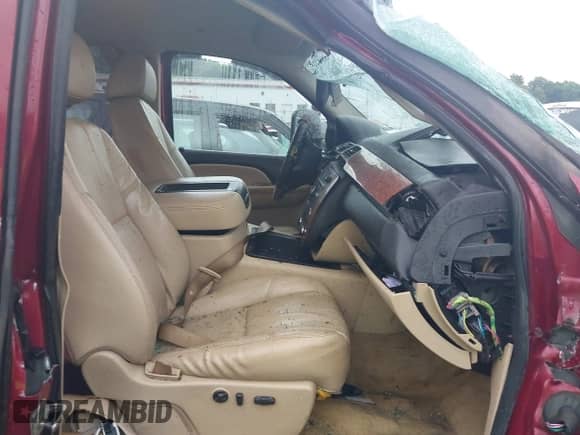 2007 Chevrolet Silverado 2500HD Work Truck z VIN 1GCHK29K07E512335, wystawiony jako IAAI lot #42687129 z przebiegiem 284 147 mil mil oraz . Historia ofert i sprzedaży dostępna na DreamBid. Obrazek 5.