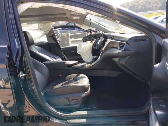 2020 Toyota Camry XSE z VIN 4T1K61AK4LU385584, wystawiony jako IAAI lot #43233499 z przebiegiem 55 736 mil mil oraz . Historia ofert i sprzedaży dostępna na DreamBid. Obrazek 5.