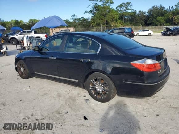 2009 Hyundai Genesis с VIN KMHGC46F19U063442, выставлен на аукционе Copart как лот 81202345 с пробегом 165 834 миль миль и Списание • Salvage title. История ставок и продаж доступна на DreamBid. Изображение 2.