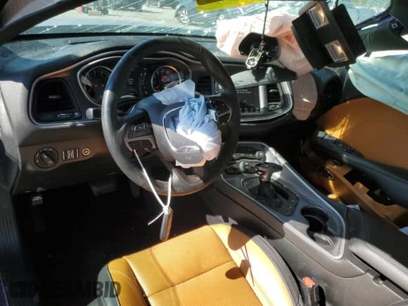 2019 Dodge Challenger SXT z VIN 2C3CDZAGXKH701391, wystawiony jako Copart lot #71412865 z przebiegiem 145 999 mil mil oraz Szkoda całkowita • Salvage title. Historia ofert i sprzedaży dostępna na DreamBid. Obrazek 8.