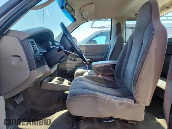2001 Dodge Dakota с VIN 1B7GL22X61S221703, выставлен на аукционе Copart как лот 84961715 с пробегом 132 893 миль миль и Списание • Salvage title. История ставок и продаж доступна на DreamBid. Изображение 7.