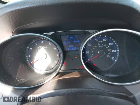 2012 Hyundai Tucson GL z VIN KM8JT3AB9CU447741, wystawiony jako IAAI lot #43370135 z przebiegiem 115 880 mil mil oraz . Historia ofert i sprzedaży dostępna na DreamBid. Obrazek 7.