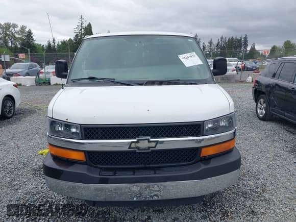 2007 Chevrolet Express Passenger with VIN 1GAHG39U671193189, listed as a IAAI auction lot 42245925 with 234,555 mi miles and . Bid and sale history available at DreamBid. Image 12.