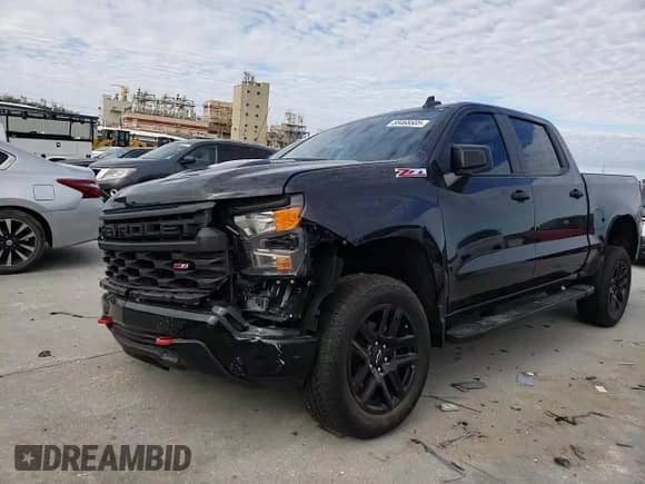 2024 Chevrolet Silverado 1500 Custom Trail Boss z VIN 3GCPDCEK8RG398601, wystawiony jako Copart lot #88468505 z przebiegiem 933 mil mil oraz Szkoda całkowita • Salvage title. Historia ofert i sprzedaży dostępna na DreamBid. Obrazek 10.