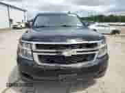 2020 Chevrolet Tahoe LS z VIN 1GNSKAKC8LR111385, wystawiony jako Copart lot #61727945 z przebiegiem 136 316 mil mil oraz Szkoda całkowita • Salvage title. Historia ofert i sprzedaży dostępna na DreamBid. Obrazek 5.