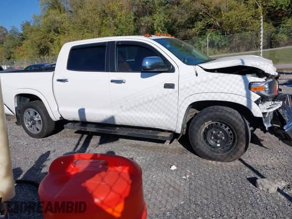 2019 Toyota Tundra SR5 с VIN 5TFAY5F10KX794700, выставлен на аукционе IAAI как лот 43403599 с пробегом 95 983 миль миль и . История ставок и продаж доступна на DreamBid. Изображение 1.