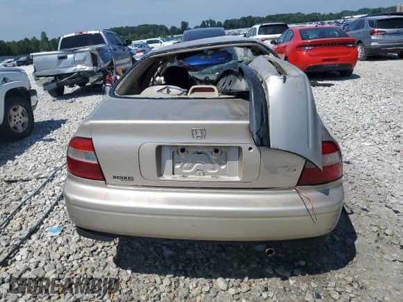 1994 Honda Accord LX z VIN 1HGCD5636RA134388, wystawiony jako Copart lot #65996815 z przebiegiem Nie podano mil oraz Czysty tytuł • Clean title. Historia ofert i sprzedaży dostępna na DreamBid. Obrazek 6.