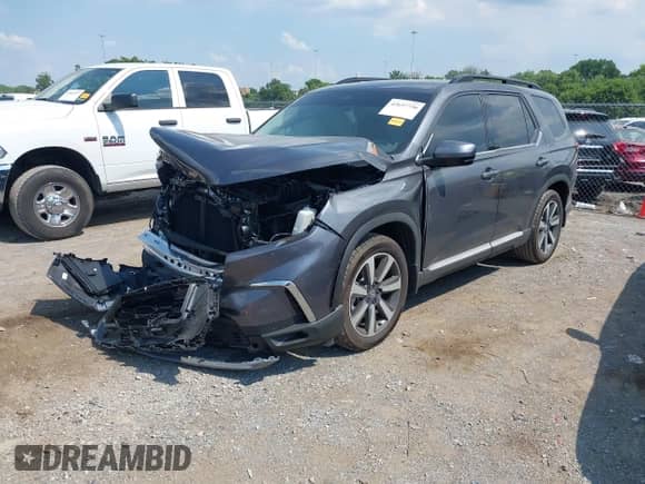 2025 Honda Pilot Touring с VIN 5FNYG2H76SB026022, выставлен на аукционе IAAI как лот 42657736 с пробегом 5 653 миль миль и . История ставок и продаж доступна на DreamBid. Изображение 2.