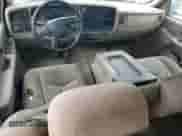 2004 Chevrolet Silverado 2500HD LS z VIN 1GCHK23U04F194278, wystawiony jako Copart lot #83757055 z przebiegiem 261 583 mil mil oraz Czysty tytuł • Clean title. Historia ofert i sprzedaży dostępna na DreamBid. Obrazek 8.