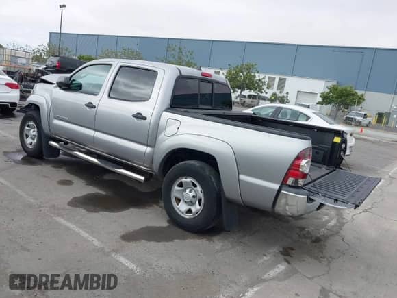 2014 Toyota Tacoma PreRunner z VIN 5TFJX4GN8EX028376, wystawiony jako IAAI lot #42444635 z przebiegiem 61 335 mil mil oraz . Historia ofert i sprzedaży dostępna na DreamBid. Obrazek 3.