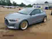 2019 Hyundai Veloster Turbo z VIN KMHTH6AB8KU006869, wystawiony jako Copart lot #59082015 z przebiegiem 156 006 mil mil oraz Szkoda całkowita • Salvage title. Historia ofert i sprzedaży dostępna na DreamBid. Obrazek 1.