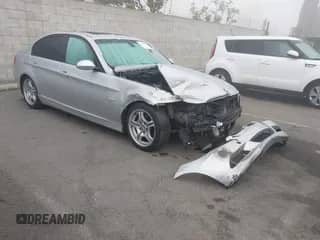 2007 BMW 3 Series 328i z VIN WBAVC53587FZ79126, wystawiony jako IAAI lot #41668436 z przebiegiem 138 886 mil mil oraz . Historia ofert i sprzedaży dostępna na DreamBid. Obrazek 1.