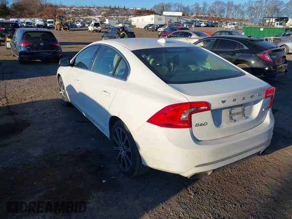 2017 Volvo S60 Inscription с VIN LYV402TK4HB125382, выставлен на аукционе IAAI как лот 41459662 с пробегом 146 554 миль миль и . История ставок и продаж доступна на DreamBid. Изображение 3.