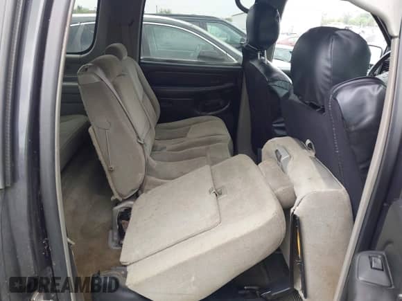 2004 Chevrolet Suburban LT with VIN 1GNFK16Z84J182246, listed as a IAAI auction lot 42931299 with 127,268 mi miles and . Bid and sale history available at DreamBid. Image 8.