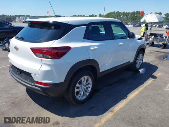 2023 Chevrolet TrailBlazer LS с VIN KL79MMS21PB010307, выставлен на аукционе IAAI как лот 43185552 с пробегом 42 487 миль миль и . История ставок и продаж доступна на DreamBid. Изображение 4.