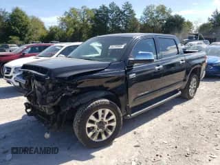 2015 Toyota Tundra Limited z VIN 5TFHW5F12FX417201, wystawiony jako Copart lot #84732895 z przebiegiem 93 338 mil mil oraz Szkoda całkowita • Salvage title. Historia ofert i sprzedaży dostępna na DreamBid. Obrazek 1.