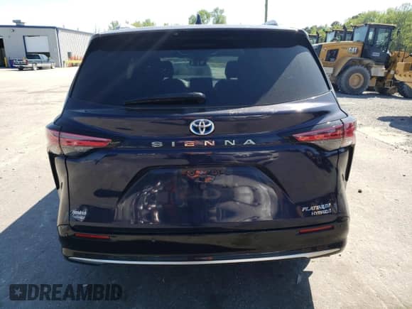2024 Toyota Sienna Platinum с VIN 5TDERKEC0RS187244, выставлен на аукционе Copart как лот 52601025 с пробегом 11 881 миль миль и Списание • Salvage title. История ставок и продаж доступна на DreamBid. Изображение 6.
