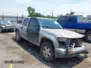 2005 Chevrolet Colorado 1SB LS Z85 z VIN 1GCCS136358271852, wystawiony jako IAAI lot #42481789 z przebiegiem Nie podano mil oraz . Historia ofert i sprzedaży dostępna na DreamBid. Obrazek 1.