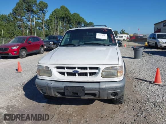 1999 Ford Explorer with VIN 1FMYU22E5XUC17179, listed as a IAAI auction lot 43424281 with 200,370 mi miles and . Bid and sale history available at DreamBid. Image 6.