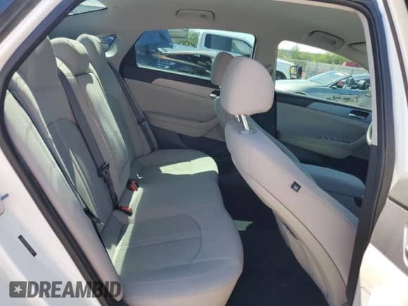 2019 Hyundai Sonata SE z VIN 5NPE24AFXKH778354, wystawiony jako Copart lot #68304335 z przebiegiem 49 948 mil mil oraz Czysty tytuł • Clean title. Historia ofert i sprzedaży dostępna na DreamBid. Obrazek 10.