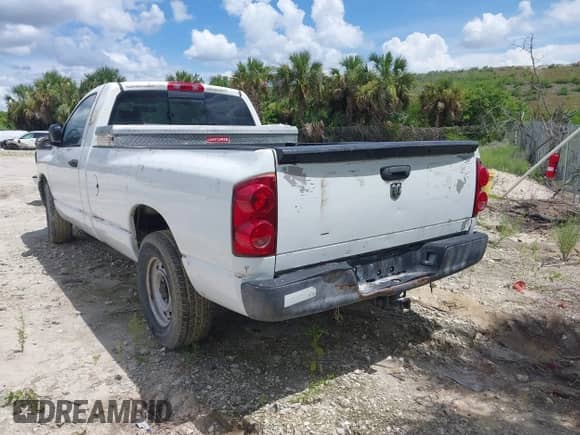 2007 Dodge 1500 ST z VIN 1D7HA16K87J574497, wystawiony jako IAAI lot #42506858 z przebiegiem 223 875 mil mil oraz . Historia ofert i sprzedaży dostępna na DreamBid. Obrazek 3.