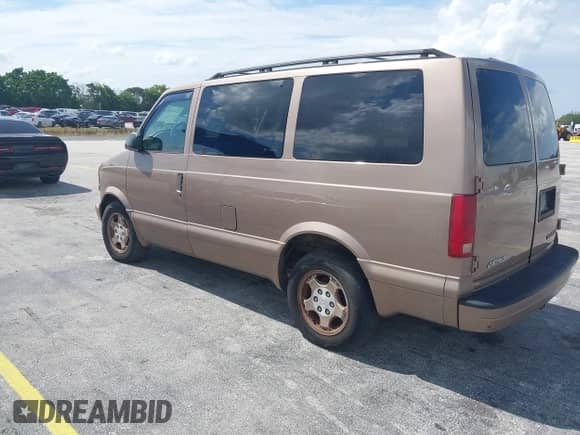 2004 Chevrolet Astro с VIN 1GNDM19X34B112546, выставлен на аукционе IAAI как лот 43080971 с пробегом 147 792 миль миль и . История ставок и продаж доступна на DreamBid. Изображение 3.