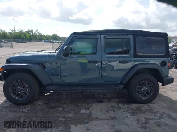 2024 Jeep Wrangler Willys с VIN 1C4PJXDG8RW334590, выставлен на аукционе IAAI как лот 42483813 с пробегом 8 575 миль миль и . История ставок и продаж доступна на DreamBid. Изображение 14.