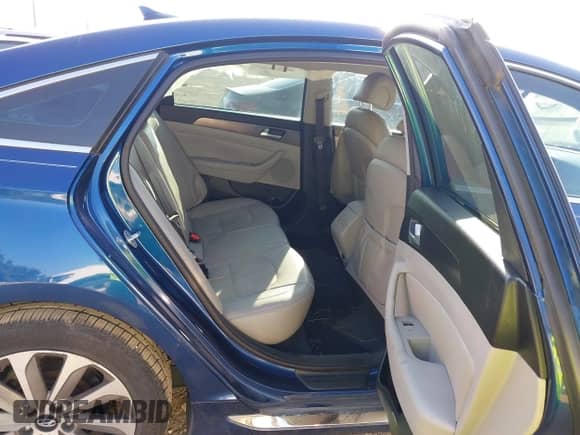 2015 Hyundai Sonata Limited with VIN 5NPE34AF2FH180262, listed as a IAAI auction lot 43393134 with Not provided miles and . Bid and sale history available at DreamBid. Image 8.