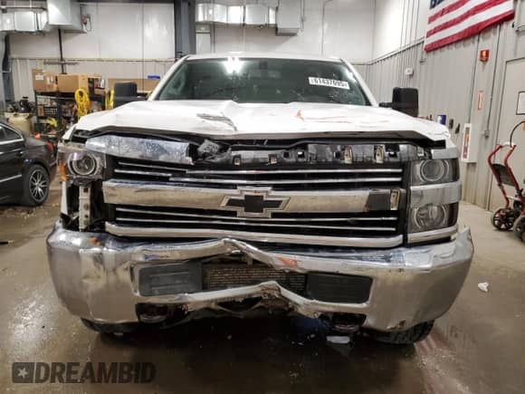 2015 Chevrolet Silverado 3500HD Work Truck with VIN 1GC4KYC82FF122814, listed as a Copart auction lot 61437695 with 255,460 mi miles and Clean title. Bid and sale history available at DreamBid. Image 5.