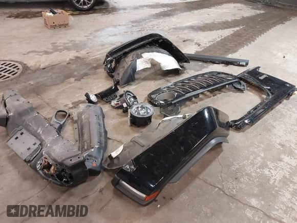 2022 Jeep Wrangler Unlimited Rubicon 392 с VIN 1C4JJXSJXNW114821, выставлен на аукционе IAAI как лот 41949305 с пробегом 10 225 миль миль и . История ставок и продаж доступна на DreamBid. Изображение 18.