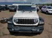 2024 Jeep Wrangler Sport S z VIN 1C4PJXDN4RW354866, wystawiony jako Copart lot #68479915 z przebiegiem 3 122 mil mil oraz Czysty tytuł • Clean title. Historia ofert i sprzedaży dostępna na DreamBid. Obrazek 5.