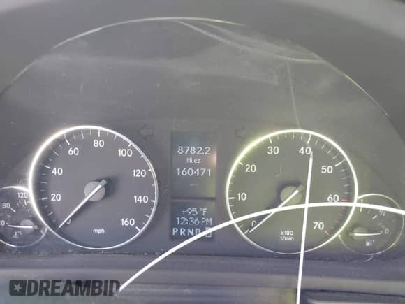 2005 Mercedes-Benz C 230 Kompressor z VIN WDBRN40J75A672808, wystawiony jako IAAI lot #41325952 z przebiegiem 160 471 mil mil oraz . Historia ofert i sprzedaży dostępna na DreamBid. Obrazek 7.