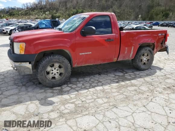 2011 GMC Sierra 1500 Work Truck z VIN 1GTN2TEA9BZ461182, wystawiony jako Copart lot #49573035 z przebiegiem 159 932 mil mil oraz Szkoda całkowita • Salvage title. Historia ofert i sprzedaży dostępna na DreamBid. Obrazek 1.