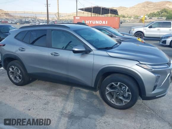 2025 Chevrolet Trax LT с VIN KL77LHEP8SC257013, выставлен на аукционе IAAI как лот 42762417 с пробегом 2 496 миль миль и . История ставок и продаж доступна на DreamBid. Изображение 13.