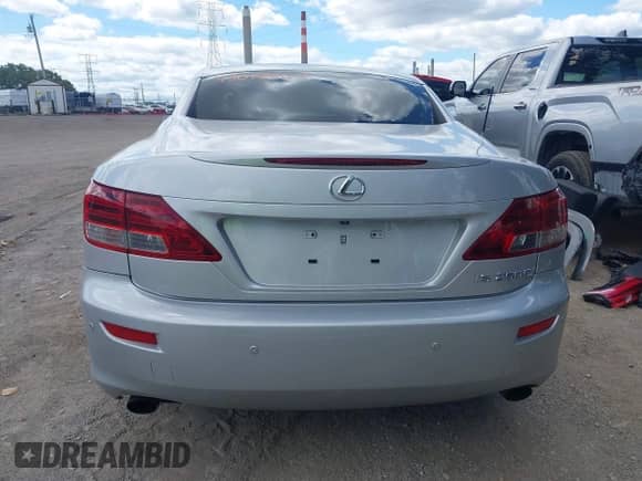 2011 Lexus IS 250 C z VIN JTHFF2C22B2514990, wystawiony jako IAAI lot #43072067 z przebiegiem 105 477 mil mil oraz . Historia ofert i sprzedaży dostępna na DreamBid. Obrazek 17.