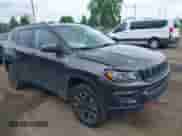 2019 Jeep Compass Trailhawk z VIN 3C4NJDDB8KT722053, wystawiony jako IAAI lot #42634252 z przebiegiem 69 628 mil mil oraz . Historia ofert i sprzedaży dostępna na DreamBid. Obrazek 1.